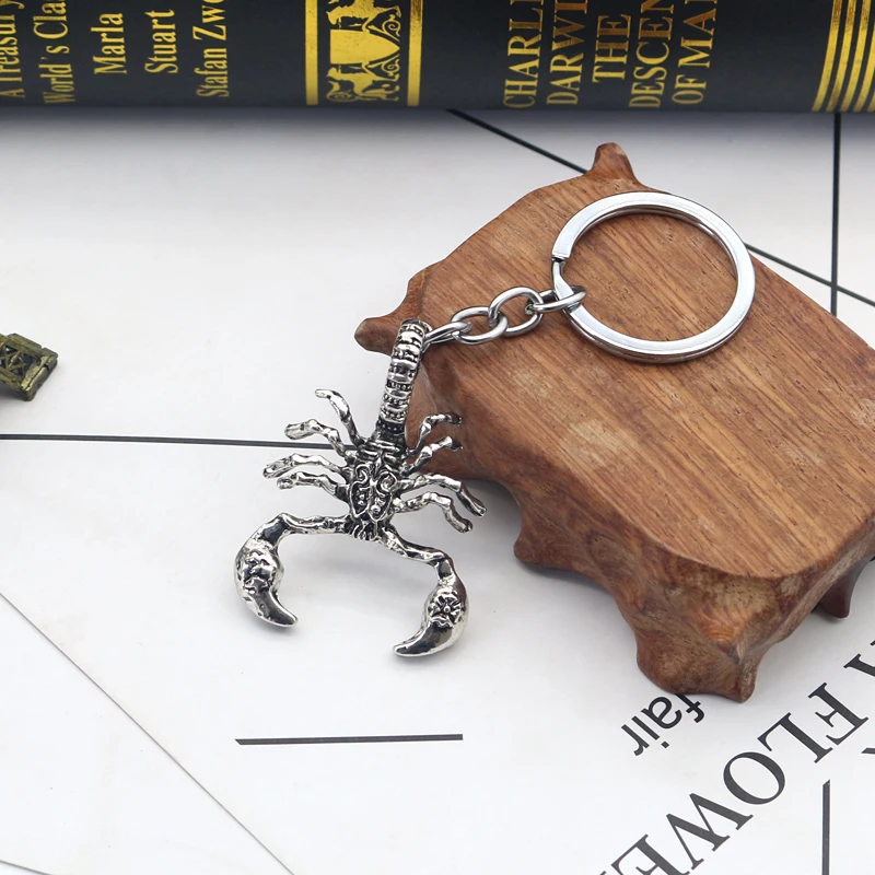 Retro Animal Scorpion Keychain Gothic Punk Metal Insect Men Key Chain Ring Holder Keychains Jewelry Drop Shipping Chaveiro