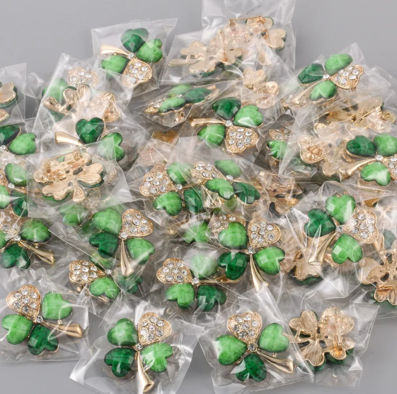 20 pcs Wholesale Geen Plants Clover Brooches Lapel Pins for Hijab Suit Dress Hat Bags Decoration Jewelry Accessories