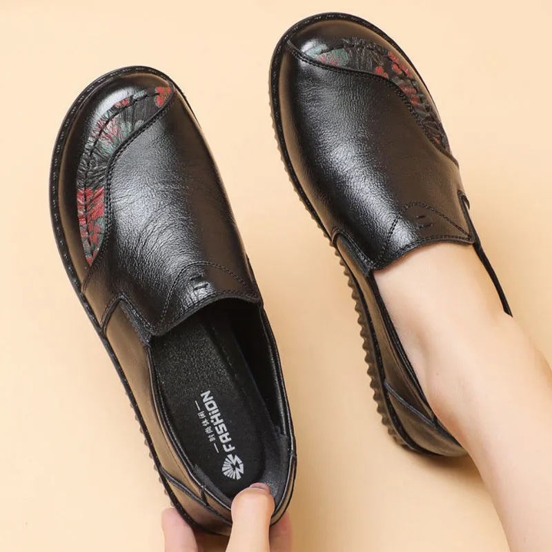 Vintage Genuine Leather Shoes Women Floral Print Ballet Flats Black Ladies Retro Loafers Elderly Flat Shoes Soft Wide Moccasins