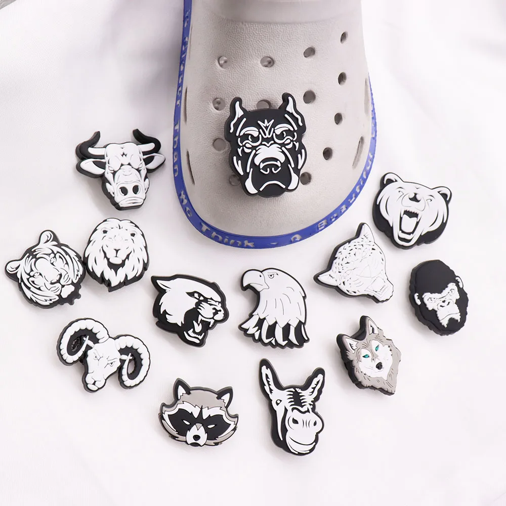 1 Stück Bestien PVC Schuh Charms Löwe Tiger Wolf Ziege Bär Adler Leopard Zubehör Schuhe Schnalle Ornamente passen Kinder Party Geschenk