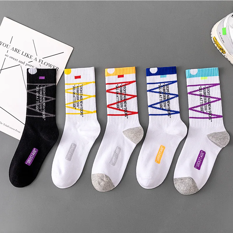 3 Paare/schachtel Mode Socken Brief Stil Männlich Flut Straße Europa Hip Hop Skateboard Sport Spiel Gezeiten Jugend Socken Persönlichkeit – Detail 3