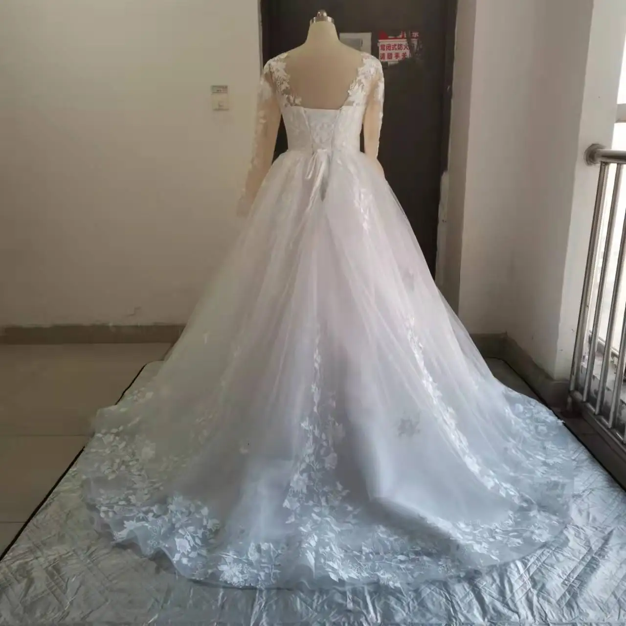 2022 nova v neck vestidos de casamento manga longa arábia saudita rendas vestidos de noiva tribunal trem elegante laço vestido de noiva