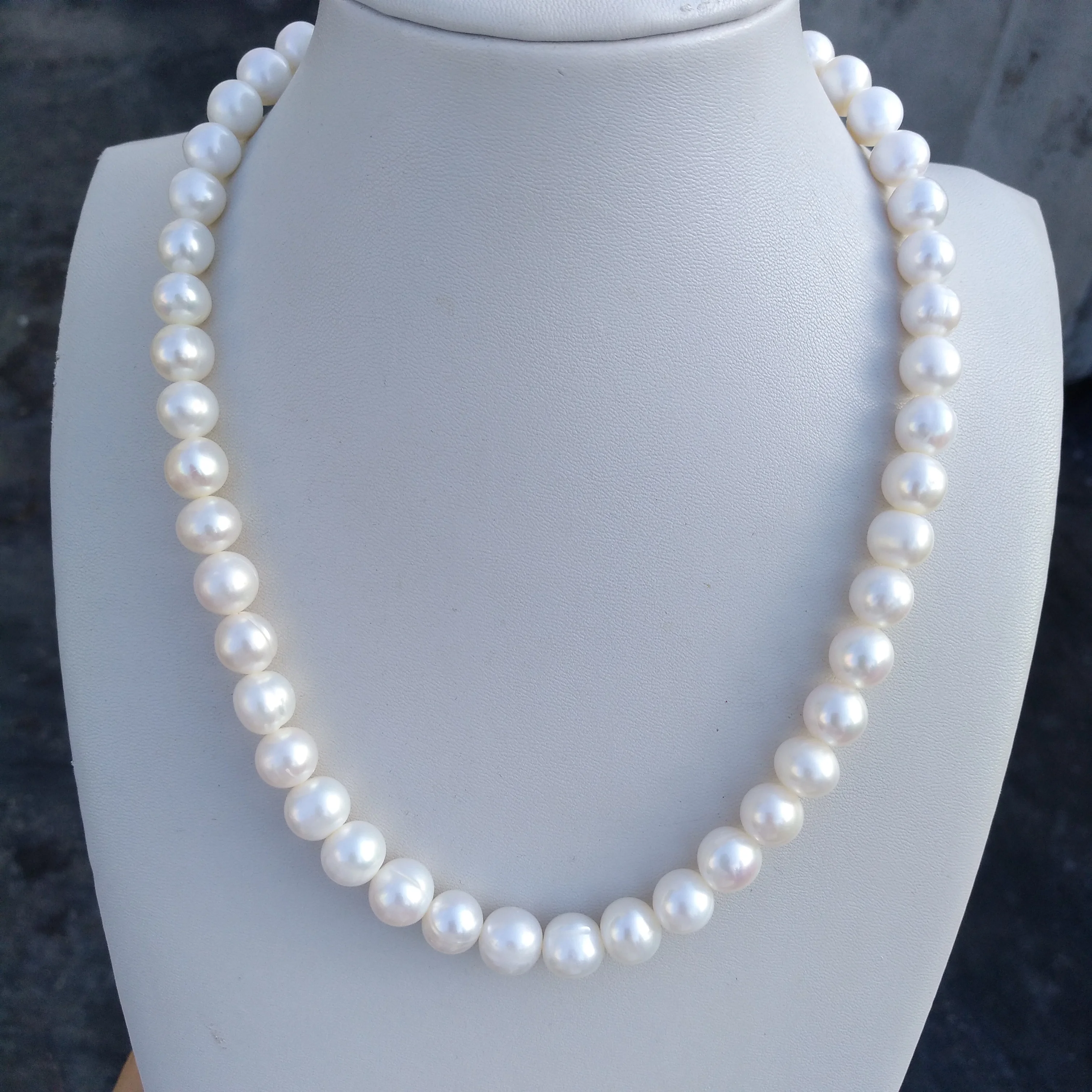 

18" AAAA Japanese Akoya 8.5-9mm White Real Natural White Pearl Necklace Filled With 14k Free Shipping