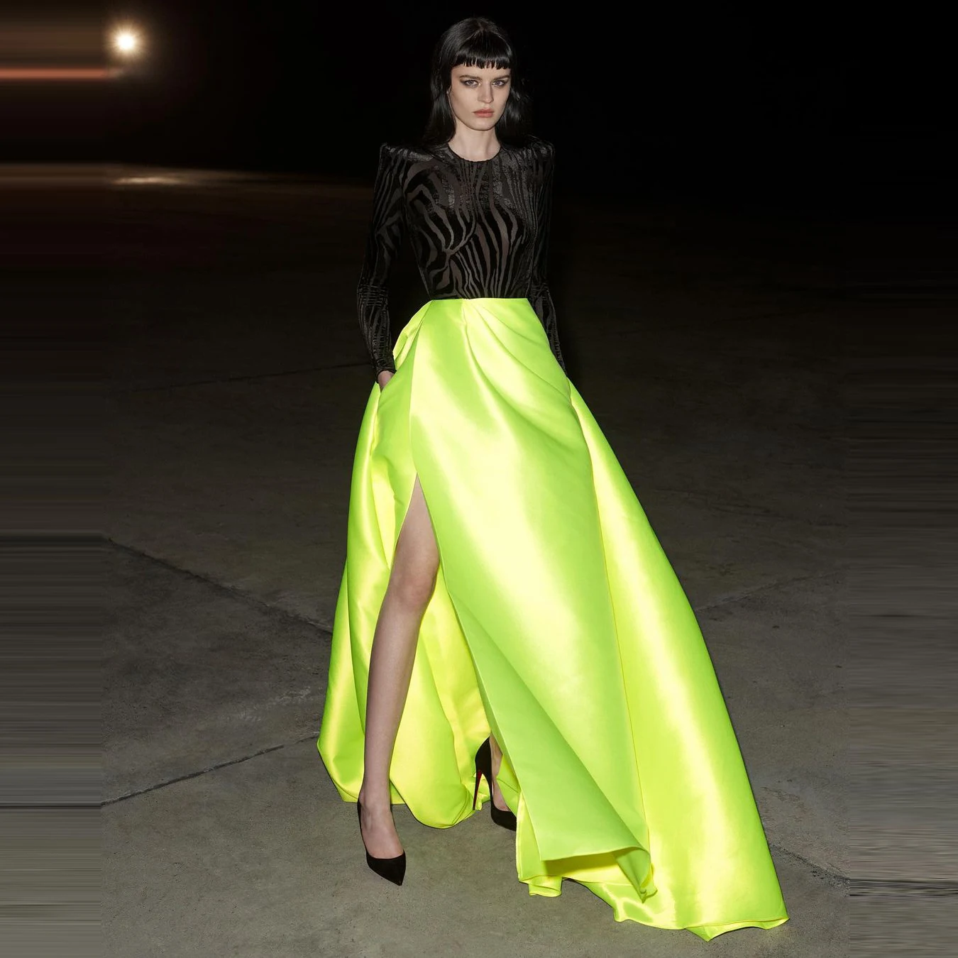 

Glitter Satin Long Skirt Side High Slit Floor Length Women Maxi Skirts High Street For Photo Shoot Party Formal Skirt