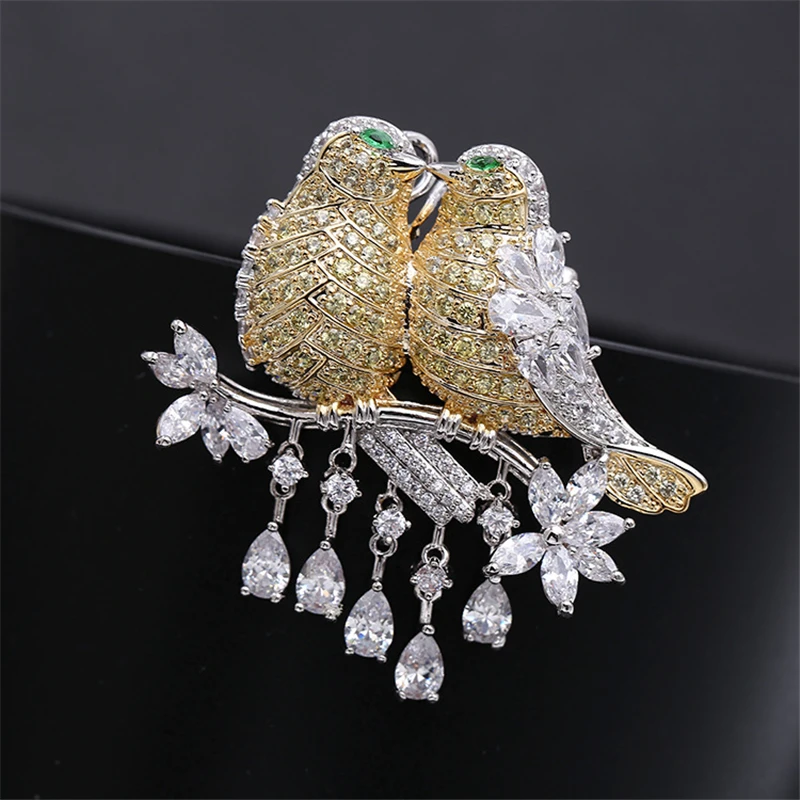 2021 New Pink Zircon Fashion Lovely Birds Brooches For Women Jewelry Gorgeous Crystal Costume Lapel Pins Animal Bird Brooch Pin