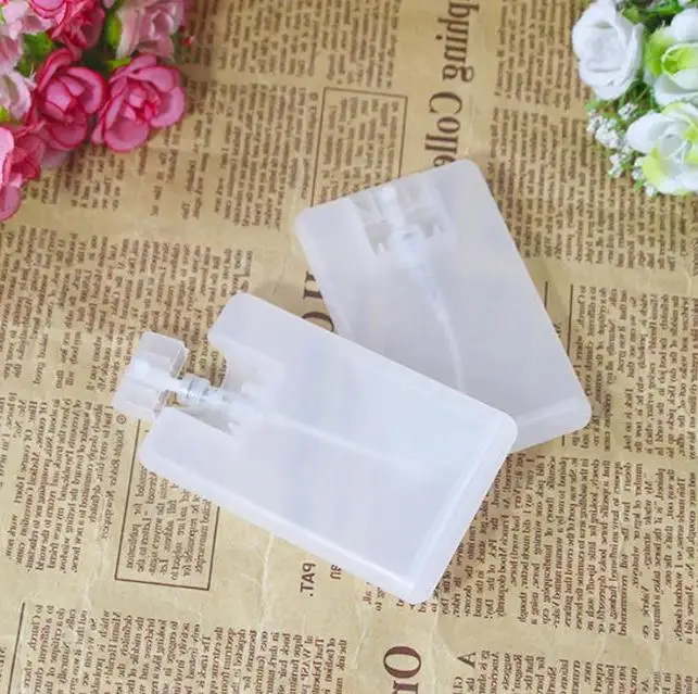 

500pcs/lot Fast Shipping 20ml Empty Card Plastic Sprayer Perfume Bottles Perfume Atomizer Containers 3 Colors Wholesale