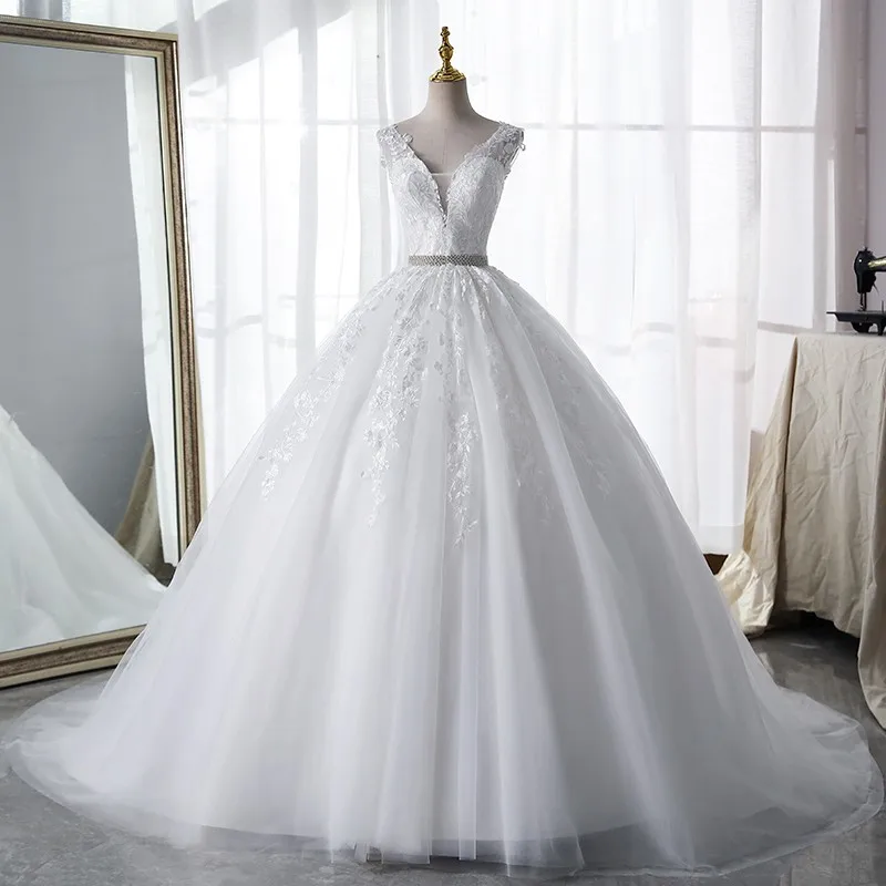 

Lace Wedding Dress Classic V-neck Bridal Dress With Court Train Sexy Backless Ball Gown 14 Colors Robe Mariee Plus Customized