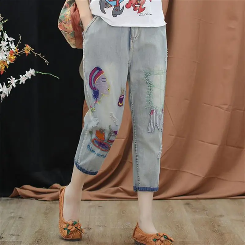 Embroidered Women JeansNew Spring Fall Calf-Length Denim Pants Loose Large Size Elastic Waist Vintage Jeans Harem Trousers