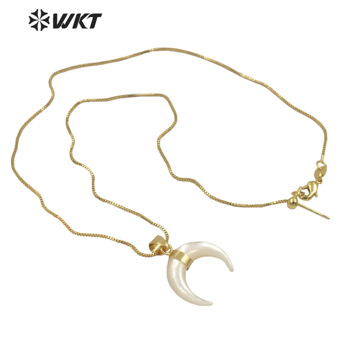 WT-JN147 Newest fashion gold Mother of pearl small horn necklace European loved white pearl shell crescent horn necklace