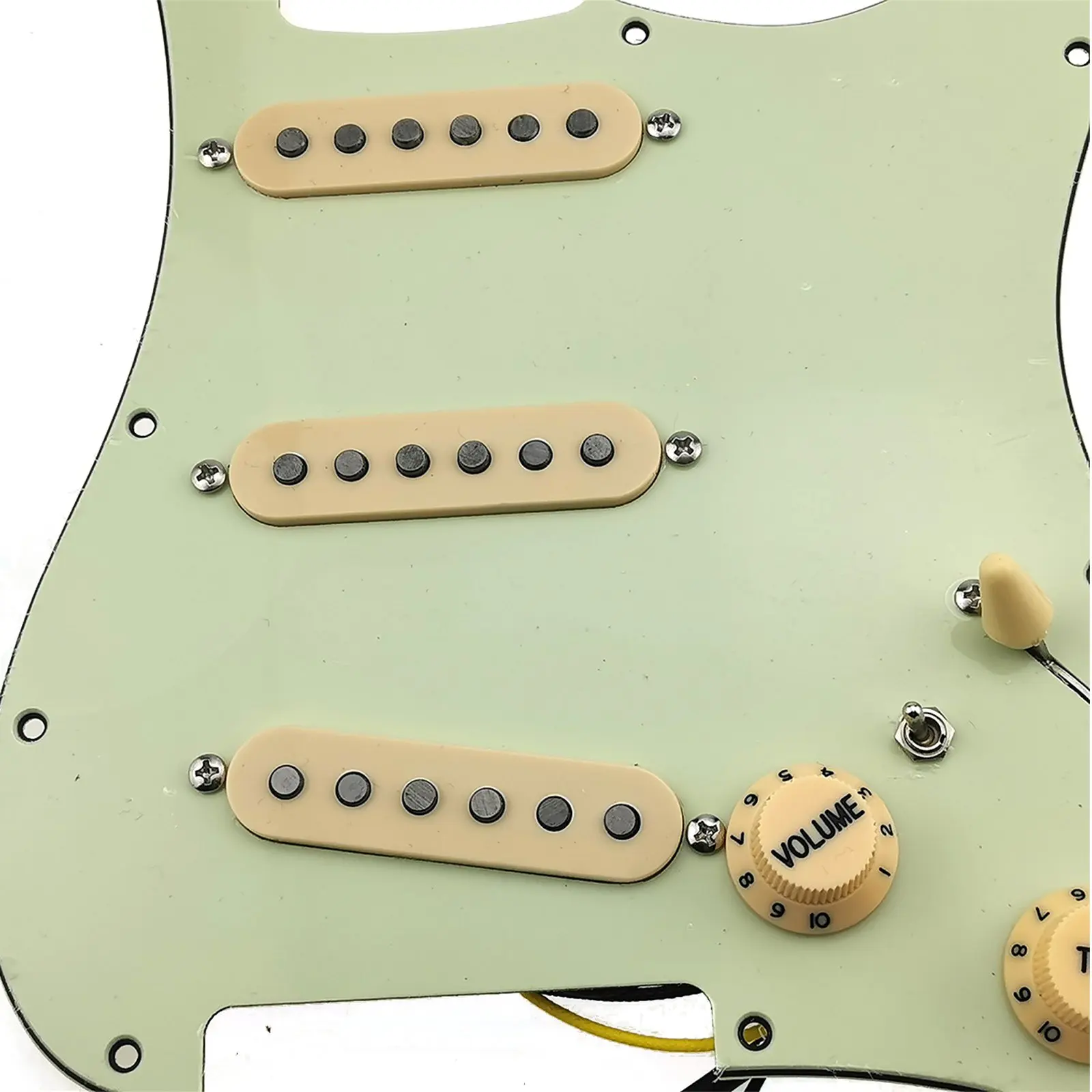 Pickups Guitar Alnico 5 Pickups SSS Single Coils Pickups Loaded Pickguard /Yellow Pickup Covers Set