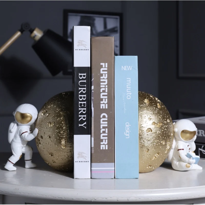 

2024 New Creative Astronaut Book School Students Book Stand Metal Bookends Holder Desk Stands For School Stationery & Office Sup