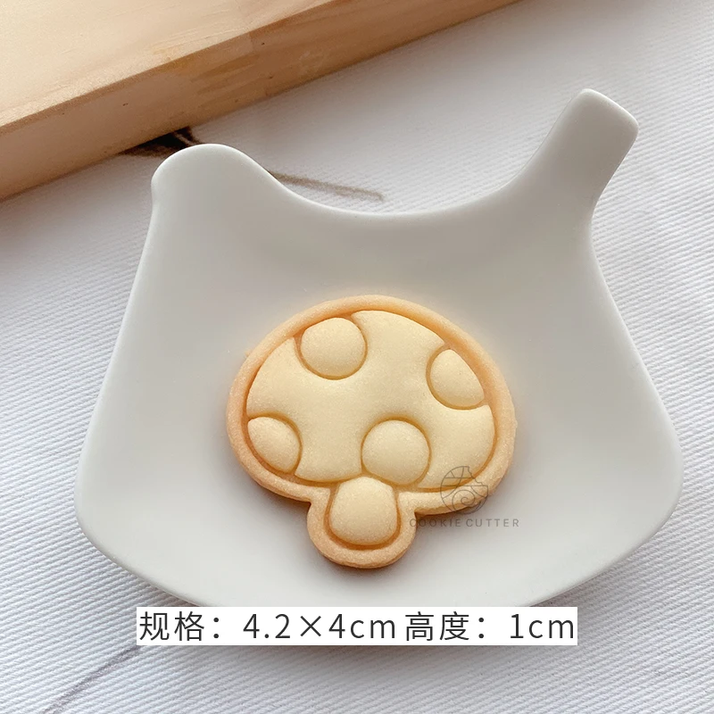 Cute Animal Fondant Cake Mold Biscuit Mushroom Squirrel Rabbit Kitten Puppy Bear Pattern Cookie Cutter Stamp Sugarcraft Baking