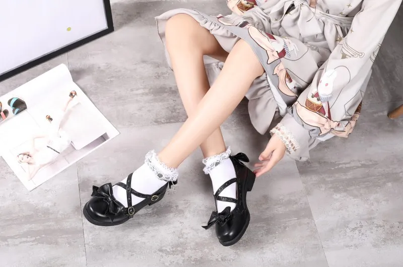 Scarpe Lolita dolci Vintage ragazza giapponese Mori Rolling LO scarpe Bowknot principessa Kawaii ragazza scarpe da donna scarpe da cameriera Cosplay