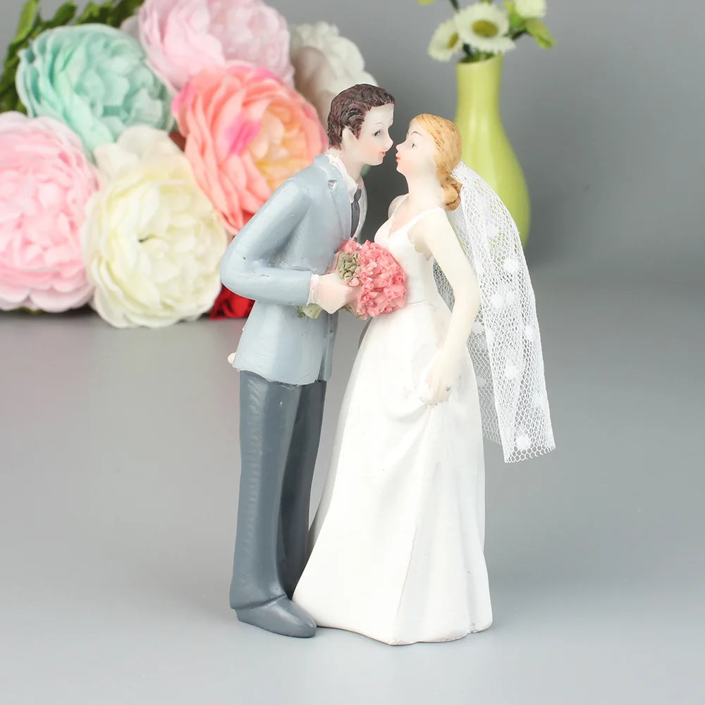 

Wedding room decoration gift toy wedding scene props resin doll