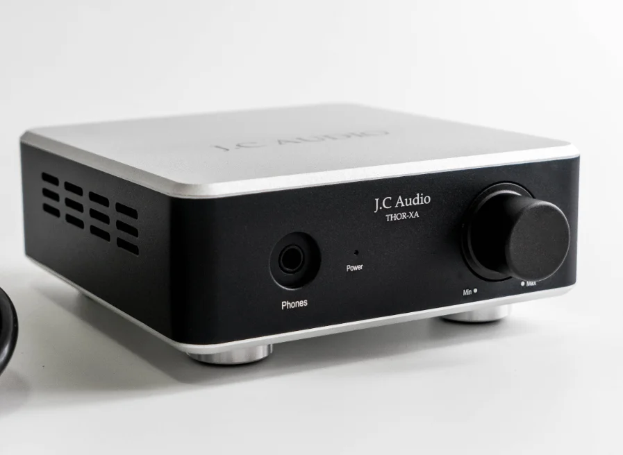 

Small boutique headphone amplifier THOR-XA (low resistance version) headphone amplifier Fully discrete pure Class A headphone am