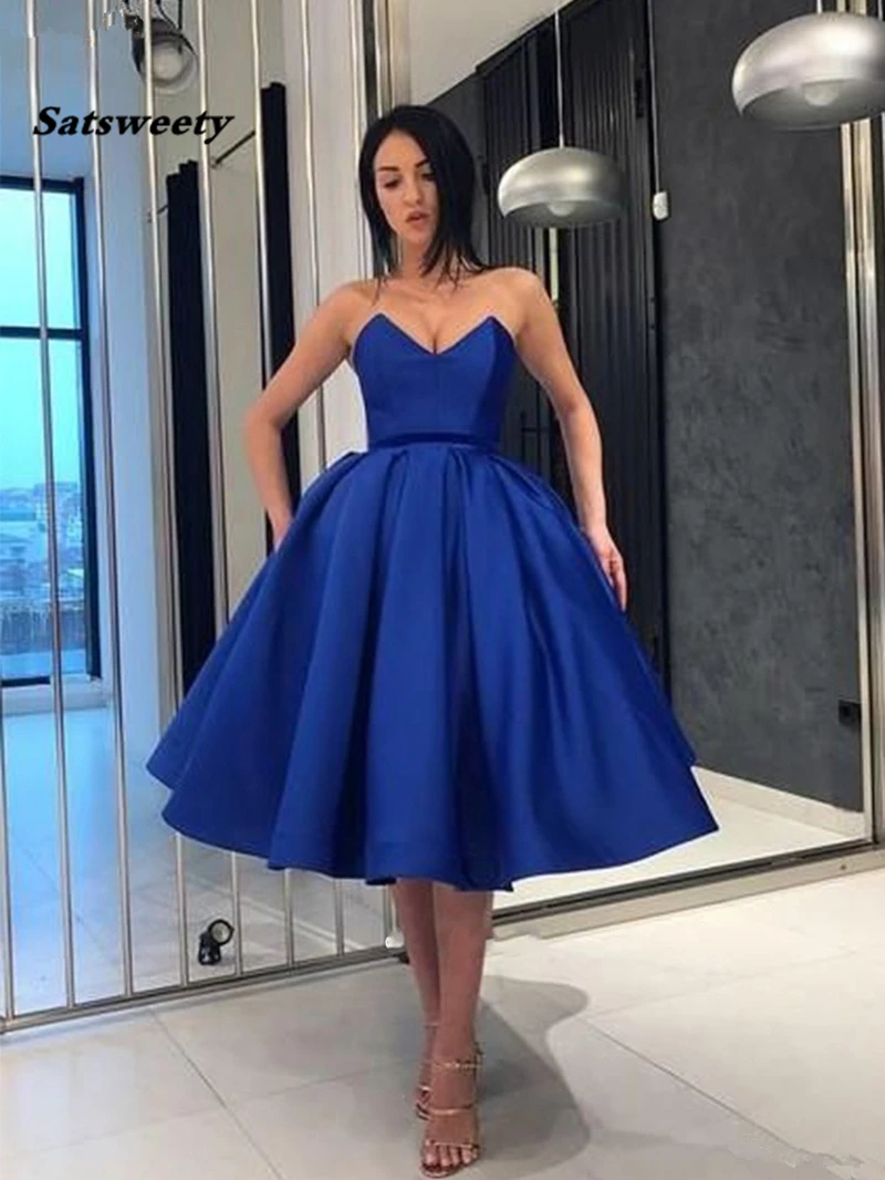 Ball Gown V Neck Satin Royal Blue Strapless Knee Length Prom Dresses with Pockets Homecoming Dresses Puffy Party Prom Gown