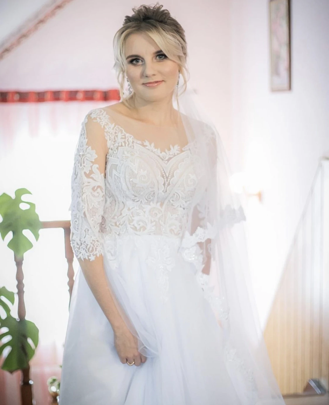 Vestido de casamento linha a sheer neck meia manga rendas apliques contas botão volta tule andar comprimento varredura trem lindo vestido de noiva