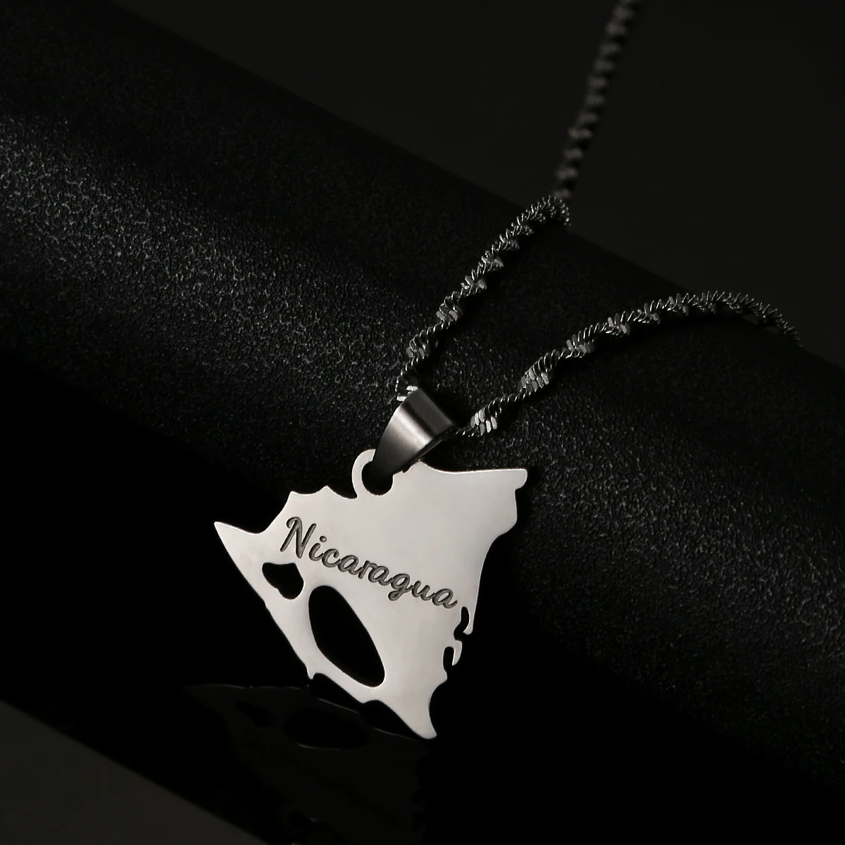 Stainless Steel Nicaragua Map Pendant Necklace for Women Patriotic Map of Nicaraguans Jewelry