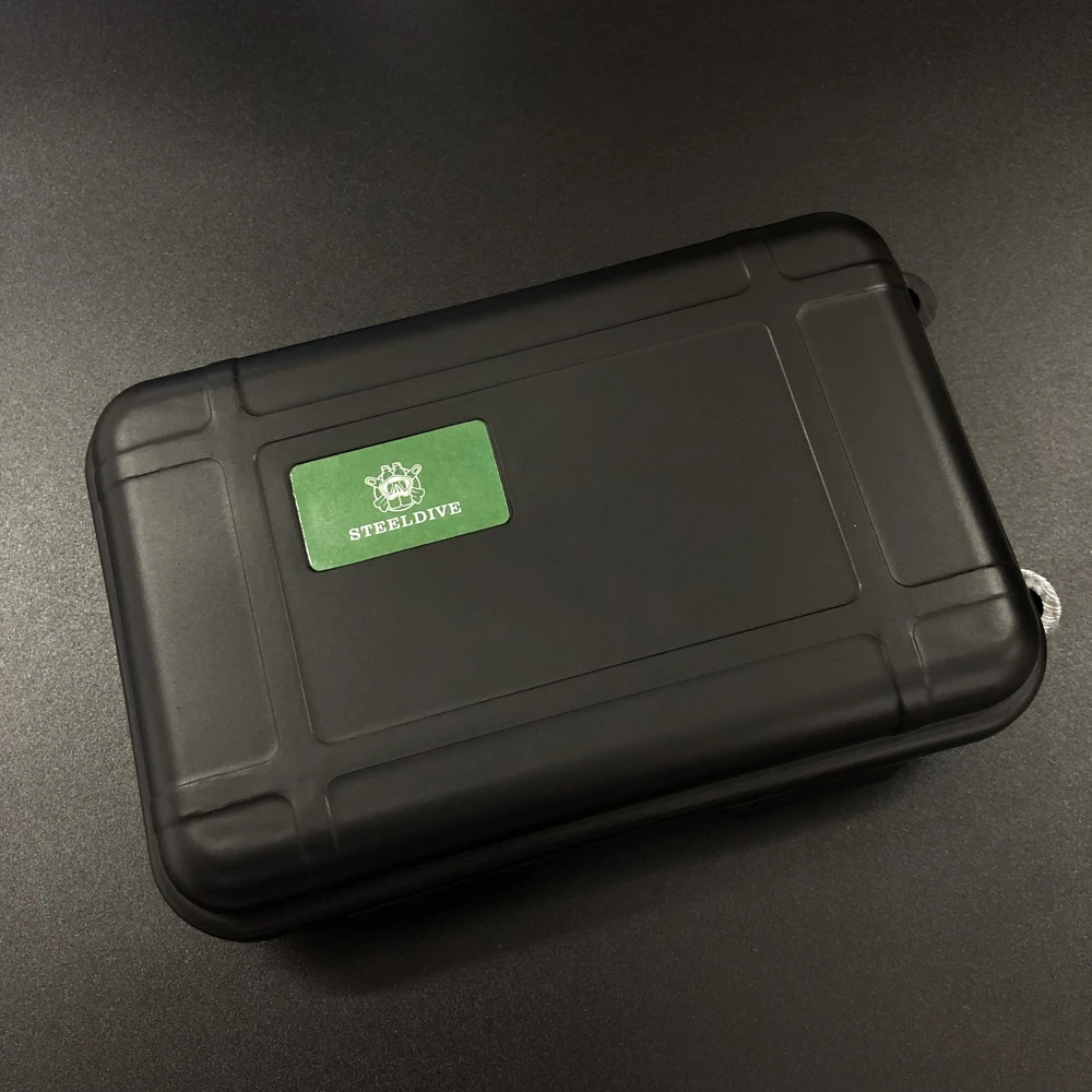 STEELDIVE Men Diver Watch 42.5mm Automatic Mechanical Wristwatch 20ATM Luminous Sapphire Mirror Ceramic Bezel NH35