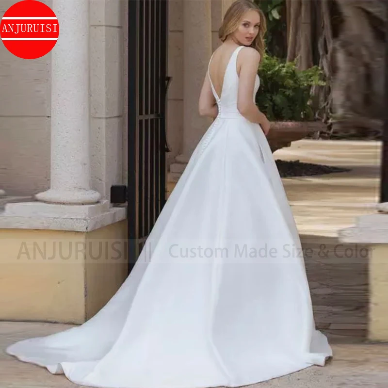 Einfache Satin Hochzeit Kleid A-Line V-ausschnitt Backless Taste Falte Sweep Zug Braut Kleid Mit Taschen Nach Maß 2022