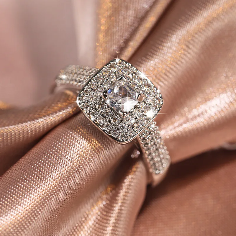 Gorgeous Square Shape Women Ring Full Bling Iced Out Micro Pave Crystal Zircon Dazzling Bridal Ring Wedding Engage Ring