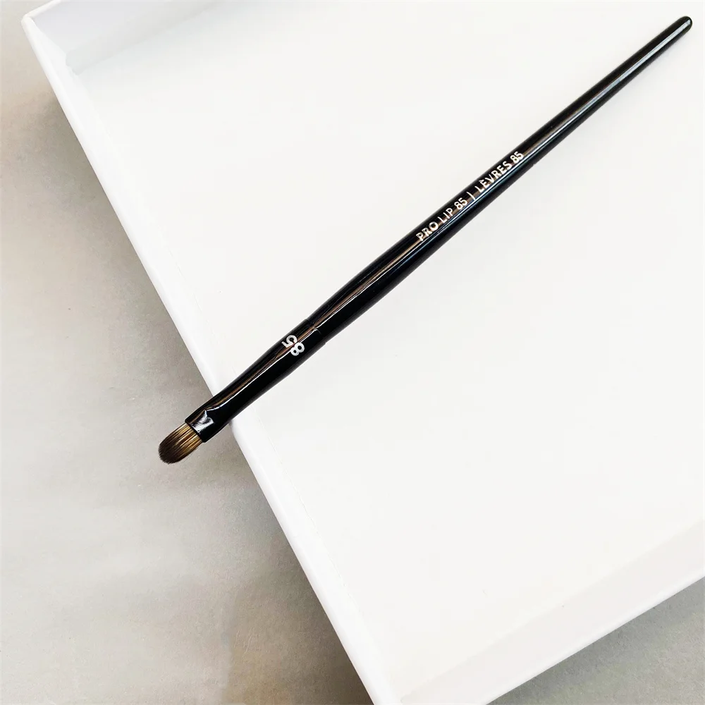 PRO Lip Brush 85 Tapered Piont Precision Lip Liner Makeup Brush also for Concealer