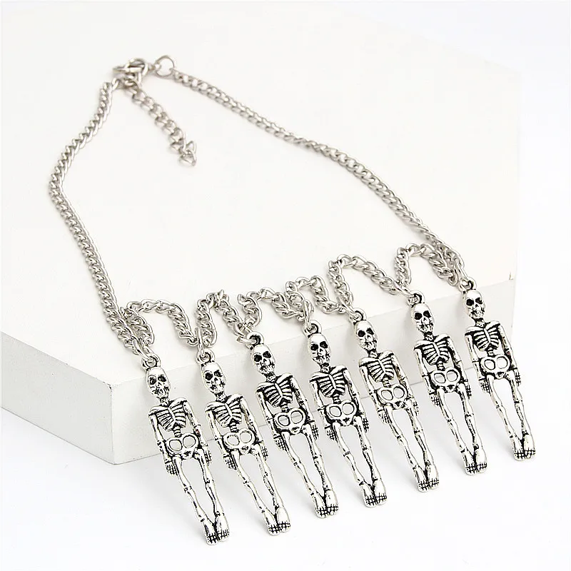 1 piece of Halloween gift vintage pirate skull necklace 7 skeletons and glamour alloy pendant vintage punk necklace.