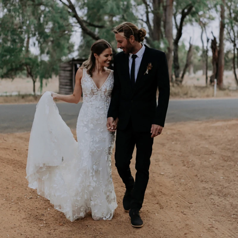 Vestido de novia de encaje con escote en V profundo, sin espalda, Sexy