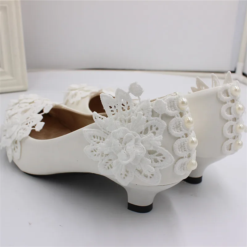 【Xingchenmao】Made in China White Large Size Ladies Wedding Shoes Lace Bead Low Heel Bridesmaid Shoes BH169