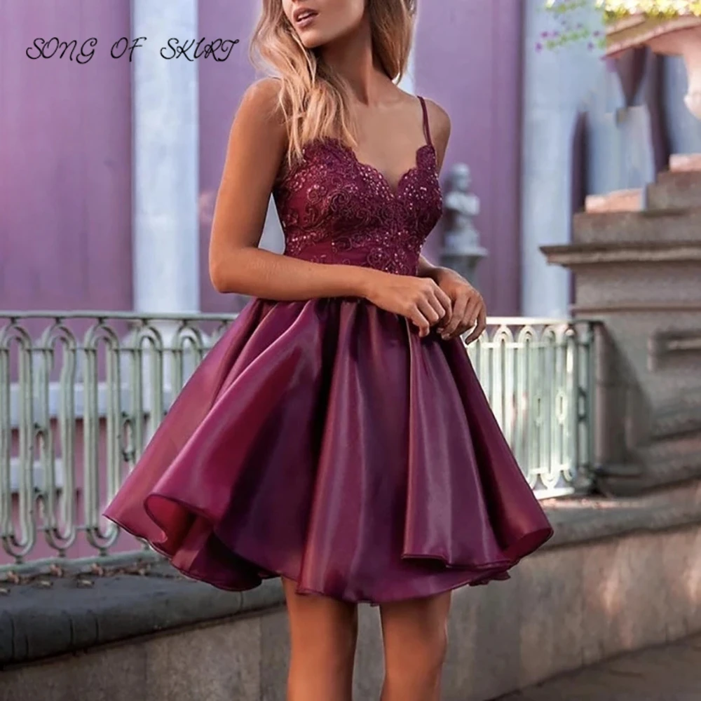 

Hot Selling Mini Dark Purple Cocktail Gown Thin Shoulder Strap Homecoming Party Celebrity Prom Dresses Vestidos De Fiesta