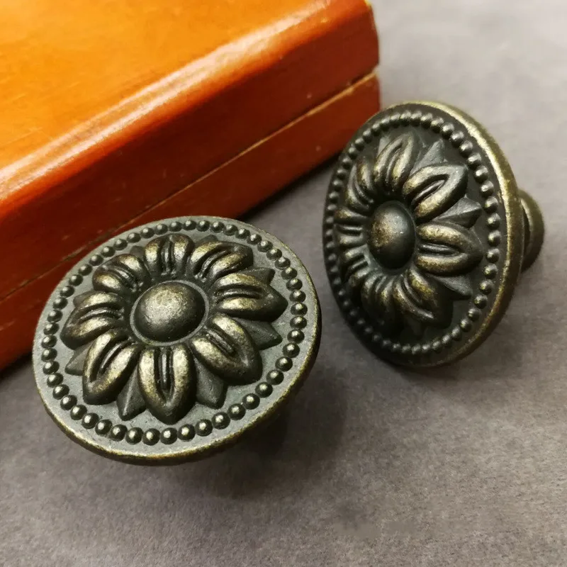 36mm Chinese Classic Bronze Pull Hand European Antique Wine Cabinet Hand Drawer Cabinet Wardrobe Doorknob