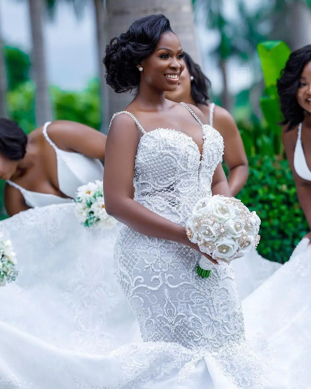 Vestidos De Casamento De Princesa Africana, Plus Size, Beading Brilhante, Sexy, Trem De Varredura, Correias De Espaguete, Vestidos De Noiva