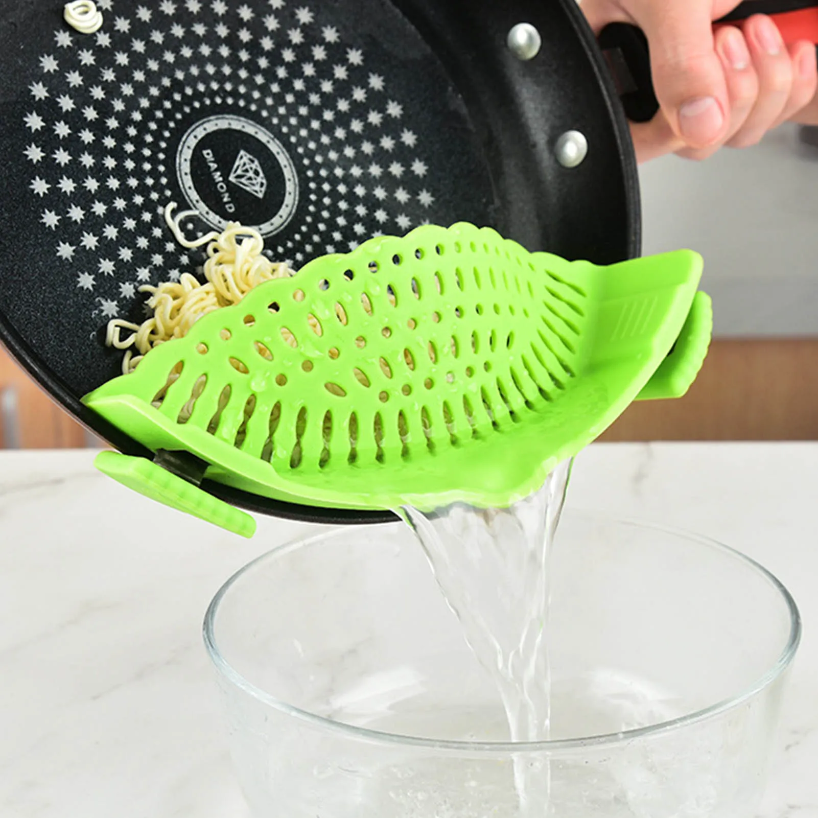 Colander de Silicone com Fixação em Panela: A Melhor Solução para Cozinhar com Eficiência e Praticidade