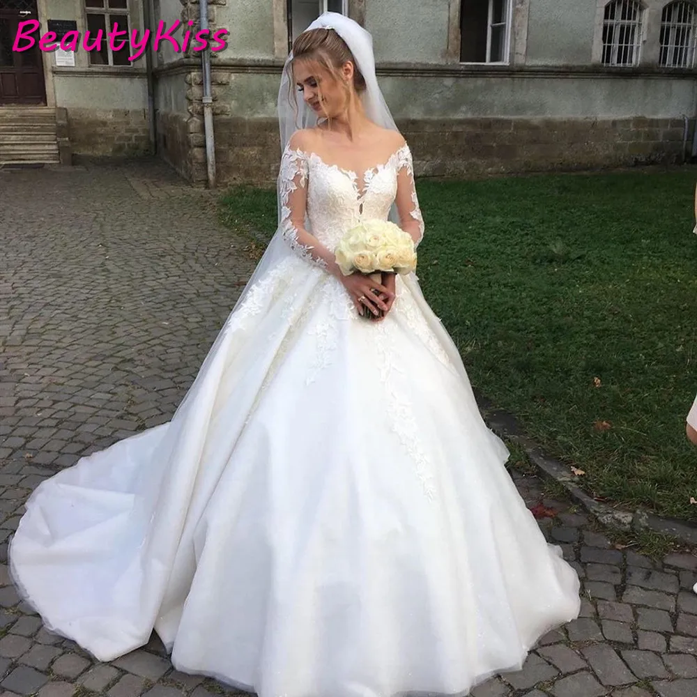 Splendidi Appliques di pizzo abito da ballo abiti da sposa principessa o-collo maniche lunghe abiti da sposa in Tulle su misura