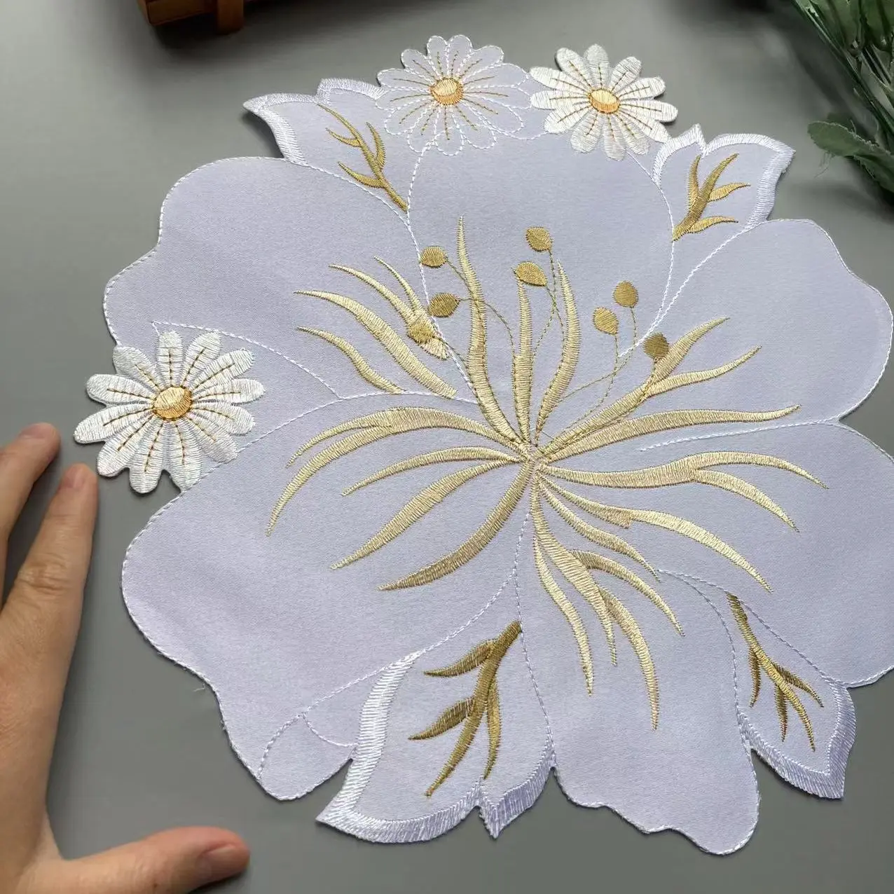 29cm Flowers Round Cotton Place Table Mat Embroidery Cup Tea Pad Cloth Dining Coaster Tablecloth Placemat Kitchen Easter Decor