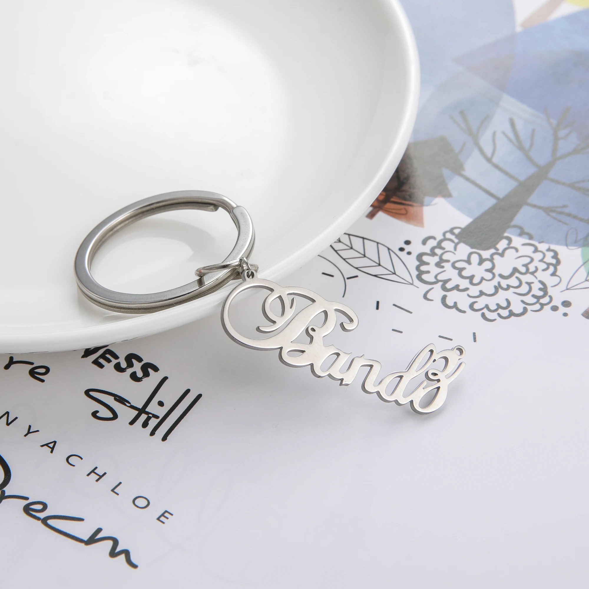 Sipuris Personalisierte Namens-Schlüsselanhänger aus Edelstahl, Individueller Initialen-Namensschlüsselanhänger für Männer, Einzigartiger Schmuck-Schlüsselring, Geschenk Neu – Detail 10