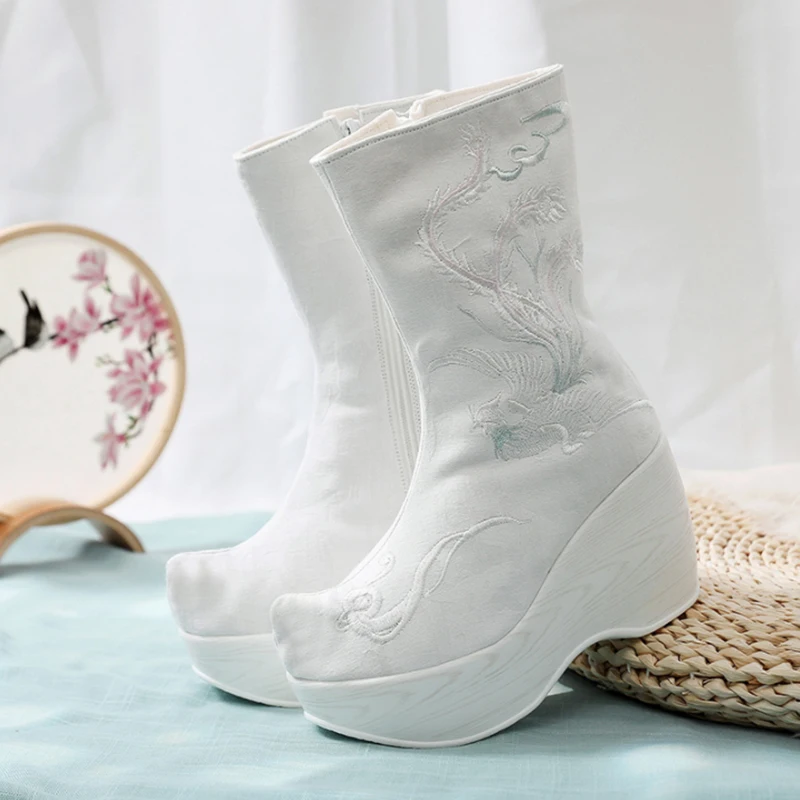 Chinese Hanfu Embroidered Boots Shoes Women Winter Vintage Hanfu High Heighten White Bow Soap Boots Shoes For Women Plus Size