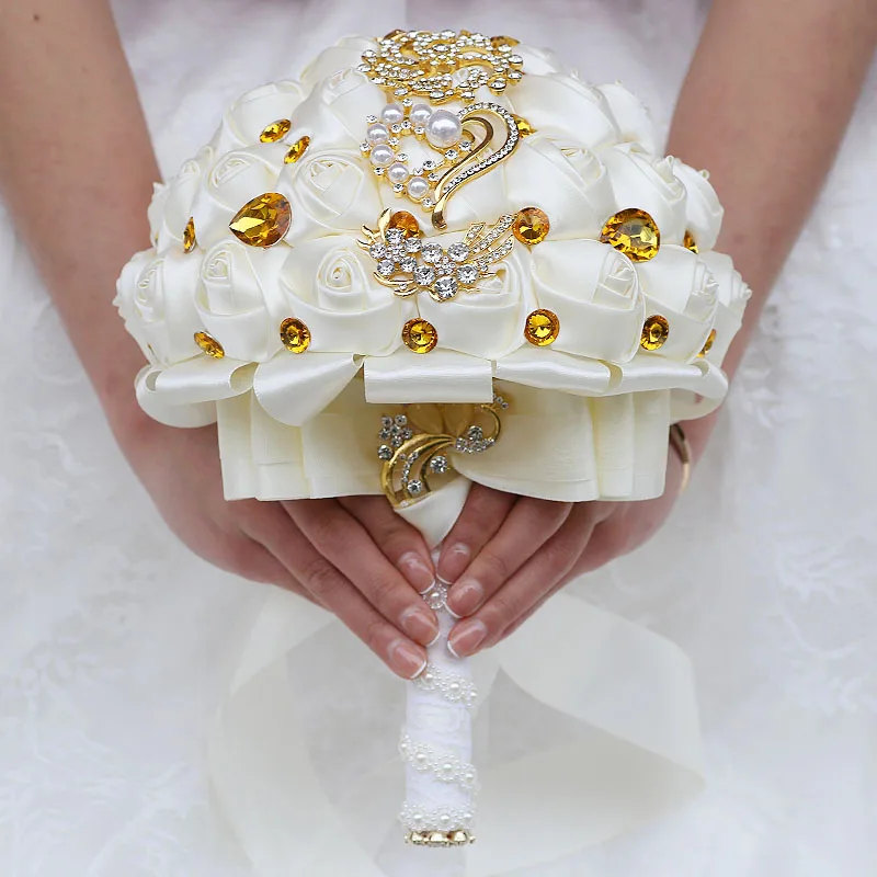 

Promotional Bride And Bridesmaid Bouquets Cream Color Rhinestones Pearl Ribbon Rose Handmade Bouquet Wedding Supplies W227