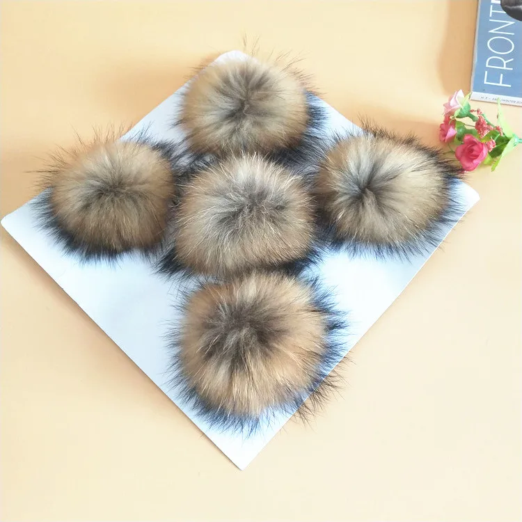 Nature 14cm real raccoon fur pom poms for knittted beanies caps Pompoms for Skullies hats gorros