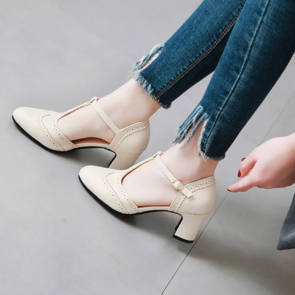 2024 Vintage PU Leather Women\'s Shoes Rome Style Splice Pointed Toe Buckle T-strap Ladies High Pumps Plus Size 32-43