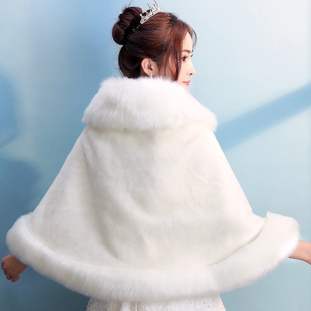 ฤดูหนาวงานแต่งงานที่อบอุ่นเจ้าสาว Faux FUR รีดเสื้อคลุมอย่างเป็นทางการ Thicken Shrug ความร้อนผ้าคลุมไหล่สําหรับสุภาพสตรี Elegant Daily Dinner Cape