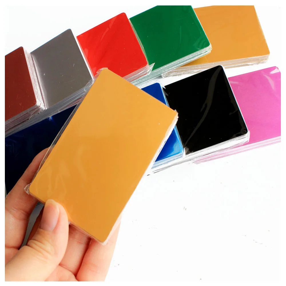 Tarjetas de visita de Metal para cliente, tarjetas en blanco de aleación de aluminio, grabado láser, regalo DIY, 10 colores opcionales, 50 unidades