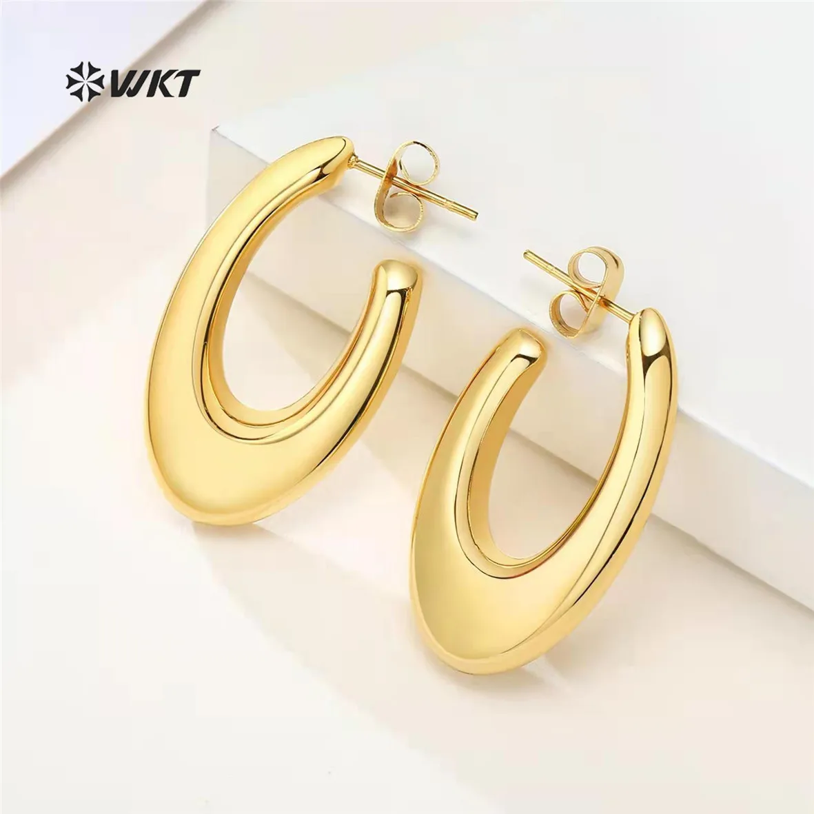 WT-SSE010 Euramerican ellipse Stainless steel hollow Geometric Earrings Lady Golden personality contracted manufacturers