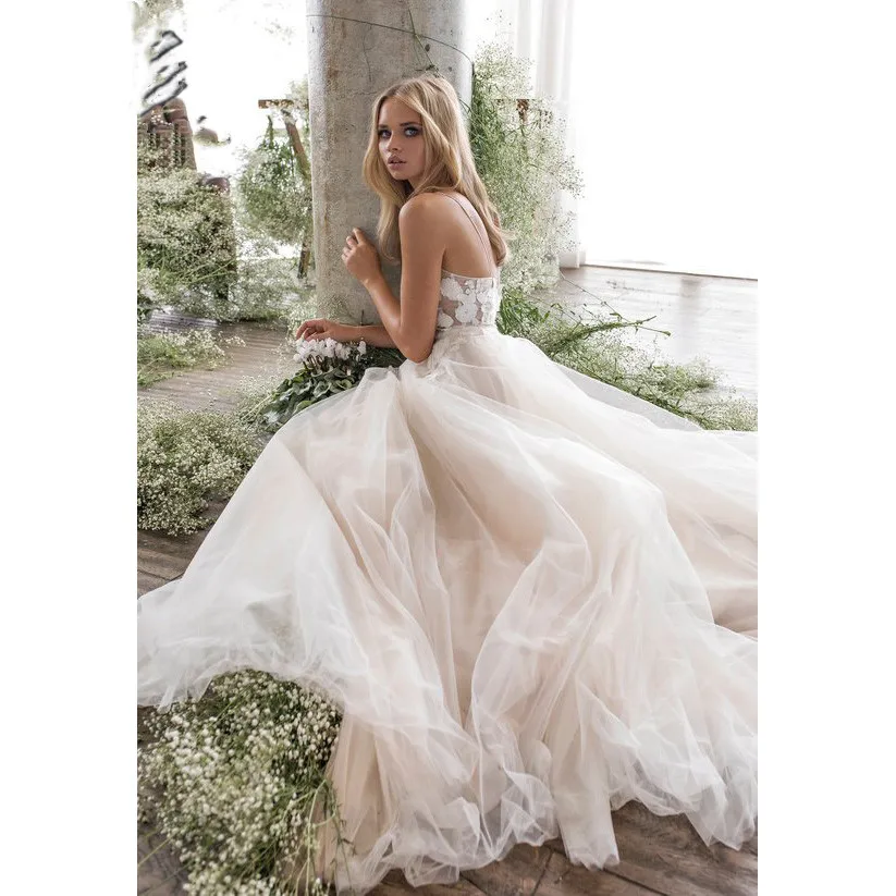 Abiti da sposa da spiaggia spalline per Spaghetti Applique in pizzo floreale 3D senza maniche con apertura sul retro una linea abiti da sposa in Tulle Sweep Train 2024