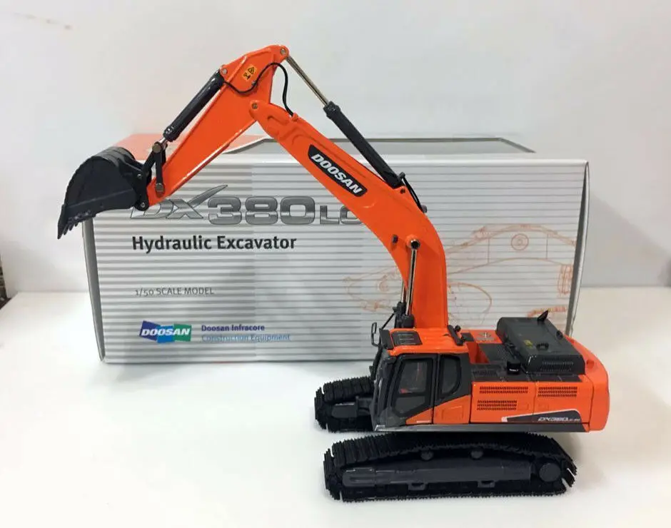 1/50 Doosan DX380LC-9C Hydraulic Excavator Scale Die-Cast Model Gifts Souvenir Toys