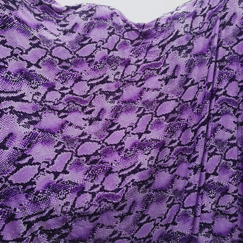 Buon tessuto viola stampa modello serpente 4 vie tessuto elasticizzato lavorato a maglia in cotone/Spandex abito da cucito fai da te T-Shirt