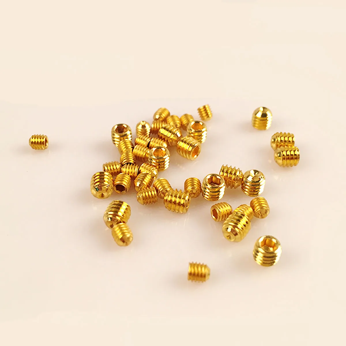 20pcs Set vite vite a testa cilindrica vite a testa cilindrica M3 M4 M5 viti a testa cilindrica con esagono incassato vite a testa esagonale grado 12.9 titanio placcato oro