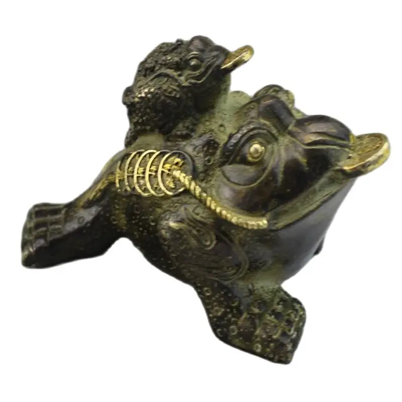 

Chinese ancient bronze toads attract wealth and treasure.