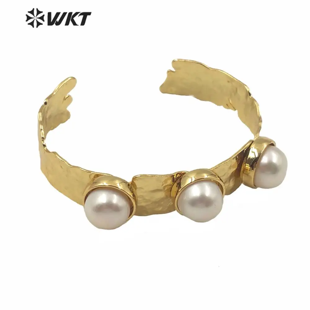 MPB018 Trendy Women Brass Bangle Natural Freshwater Pearl Bangle With Gold Eletroplated Classic Three Pearl Charms Cuff Bangle