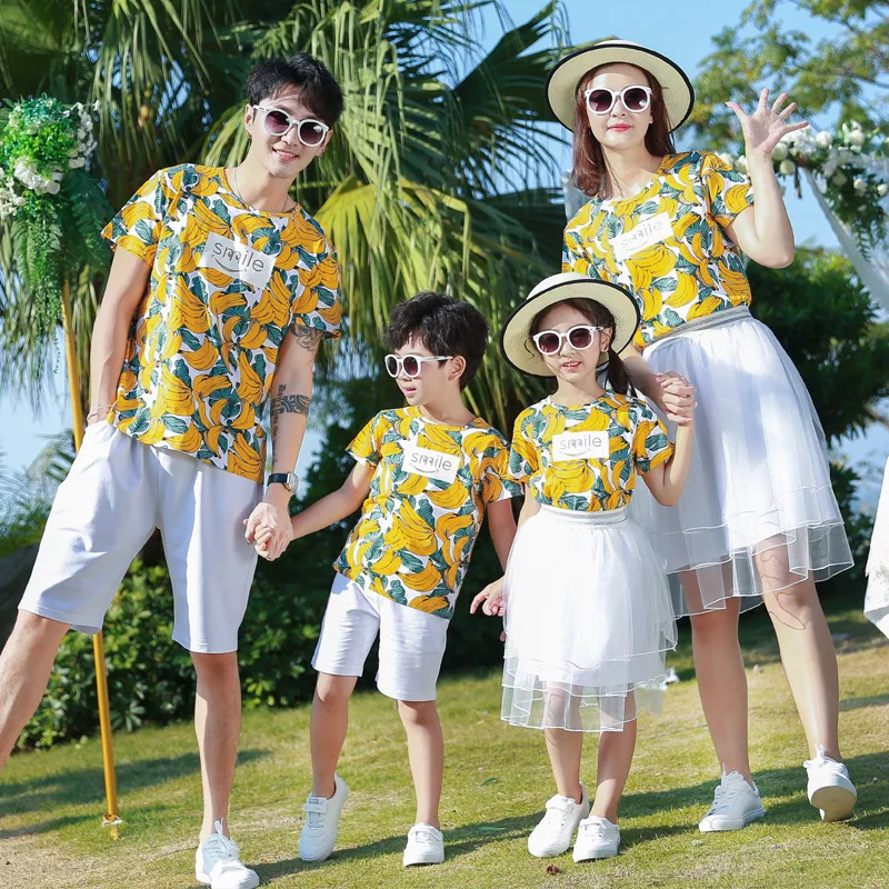 

Matching Family Clothes Summer Dad Son T-shirt+Shorts Mom and Daughter Matching Dress Family Look Couple Matching Clothing